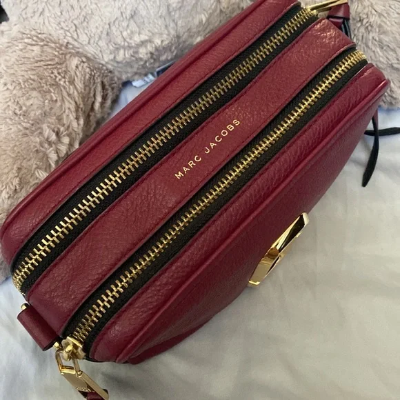 Marc Jocobs Soft Leather Crossbody - Picture 5 of 8